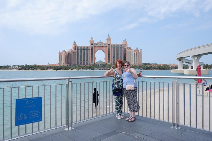 Experience the blend of tradition and innovation in Dubai where iconic landmarks like the Atlantis Resort create unforgettable memories against stunning waterfront views. Discover the city's rich culture and history.